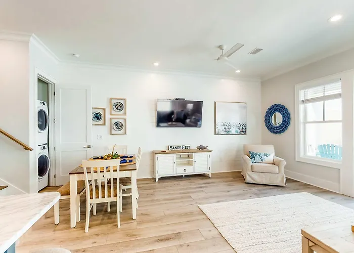Luxurious Two-story Near The W A Full Kitchen & Shared Pool Gulf Shores