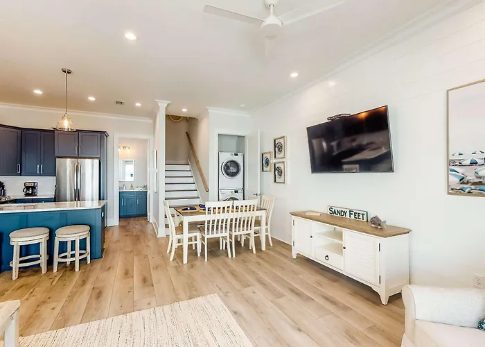 Holiday home Luxurious Two-story Near The W A Full Kitchen & Shared Pool Gulf Shores