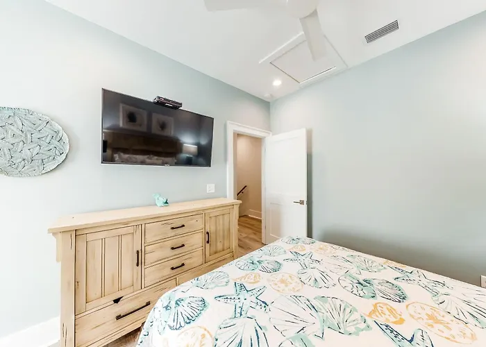 Holiday home Luxurious Two-story Near The W A Full Kitchen & Shared Pool