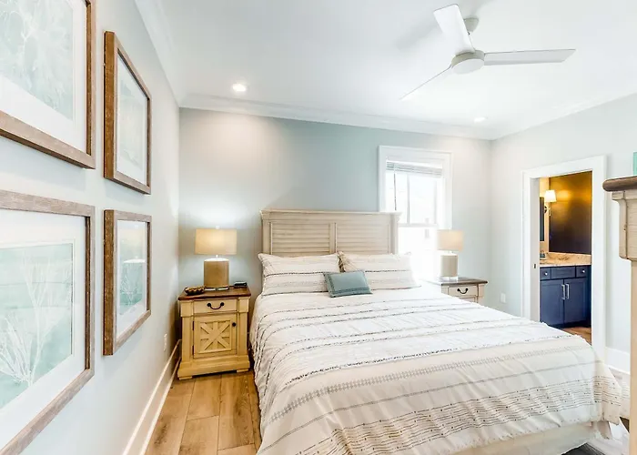 Holiday home Luxurious Two-story Near The W A Full Kitchen & Shared Pool Gulf Shores
