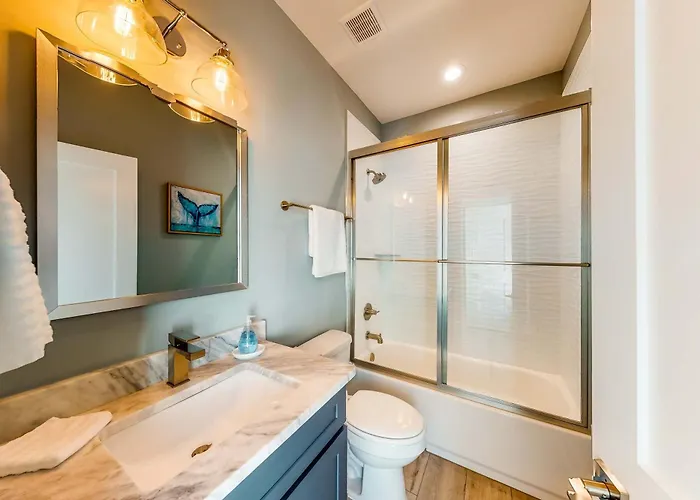 Luxurious Two-story Near The W A Full Kitchen & Shared Pool Holiday home Gulf Shores